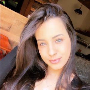 Meet your Posher, Andreia